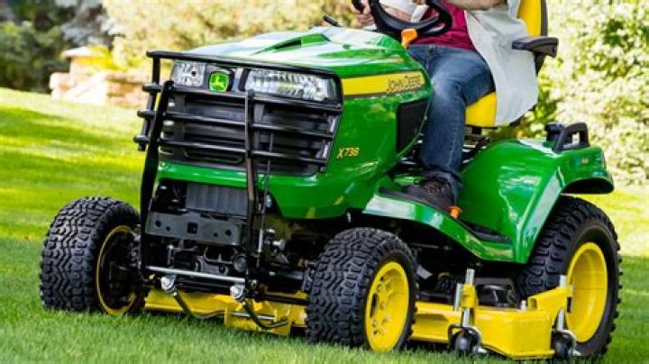 Are John Deere lawn tractors Fuel Injected?