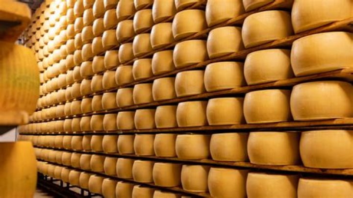 Are parmesan and Romano cheese interchangeable?