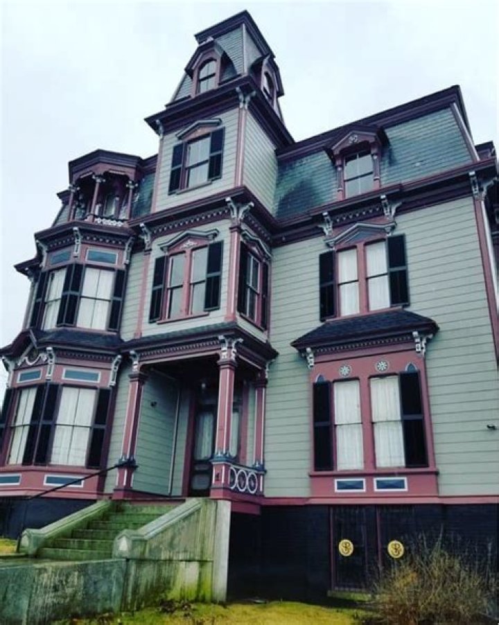 Are there any houses that no one wants to buy?