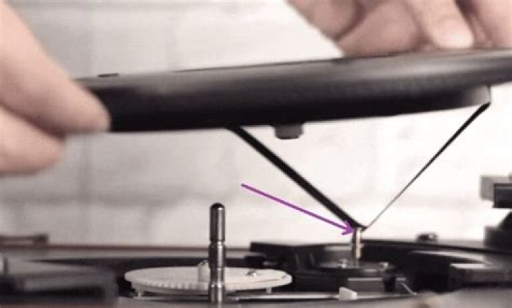 Can a Sony turntable run too fast or too slow?