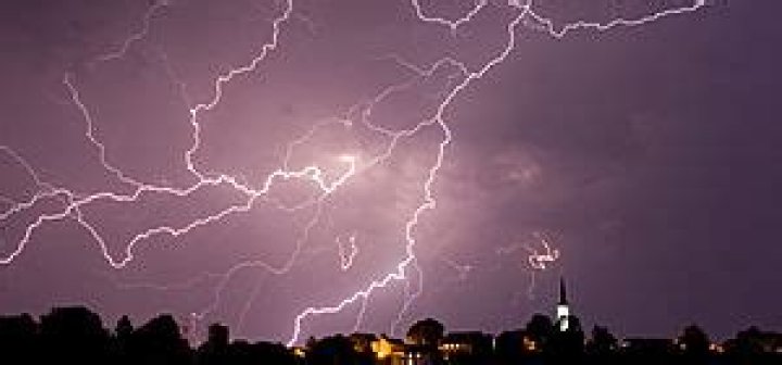 Can lightning ruin electronics?