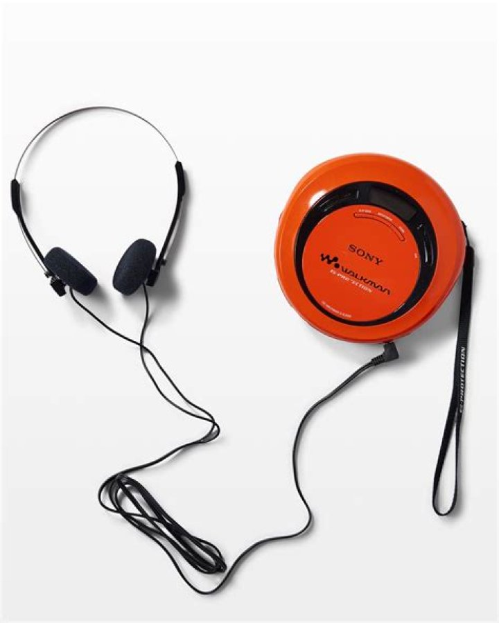 Can you pair a walkman with a headphone?