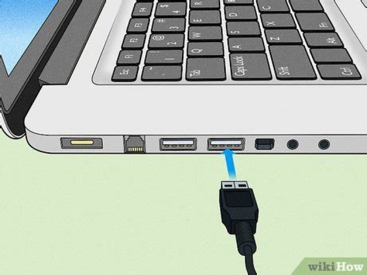 Can you plug a laptop into a receiver?