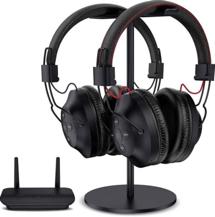 Can you use 2 sets of wireless headphones at the same time?