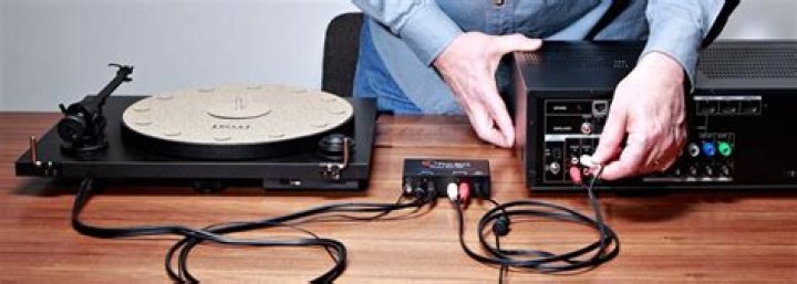 Can you use a turntable and a receiver at the same time?