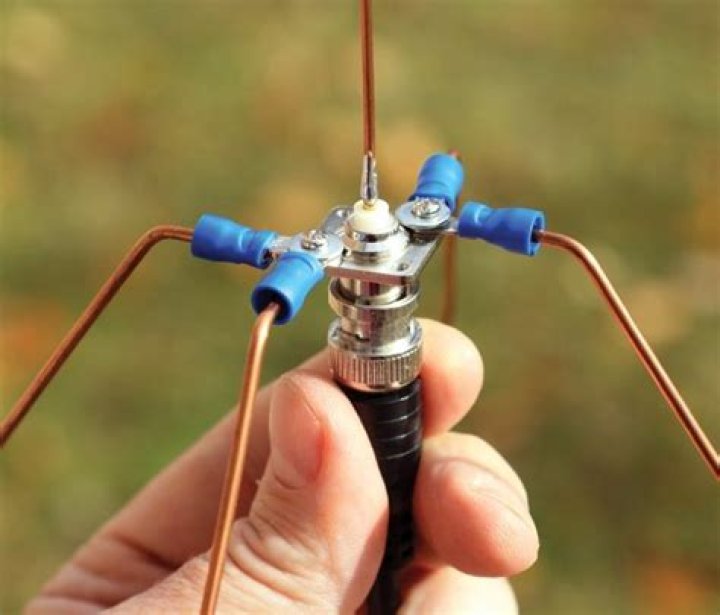 Can you use FM antenna for radio?