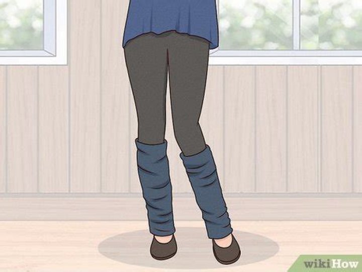 Can you wear leg warmers with shorts?