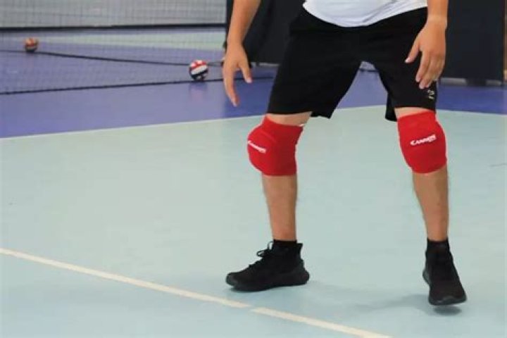 Do you wear knee pads for sand volleyball?