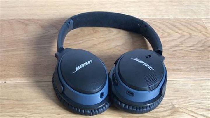Does Bose ae2 SoundLink have noise Cancelling?