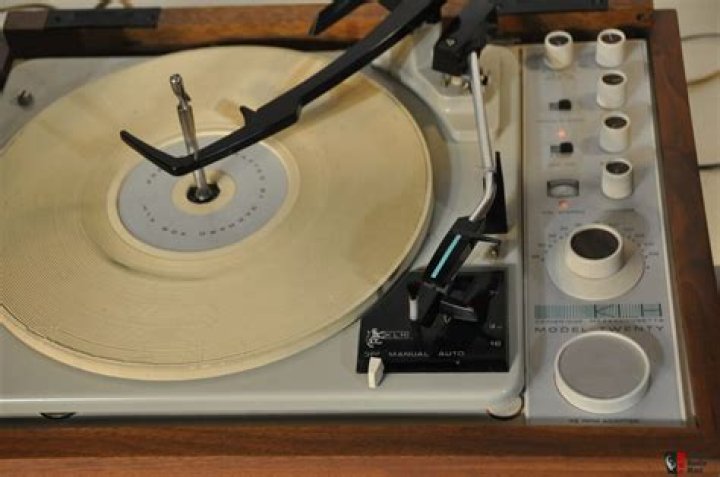 How big is the KLH Model 20 record player?