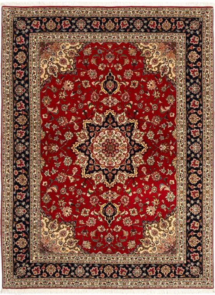 How can you tell if a rug is an authentic oriental rug?