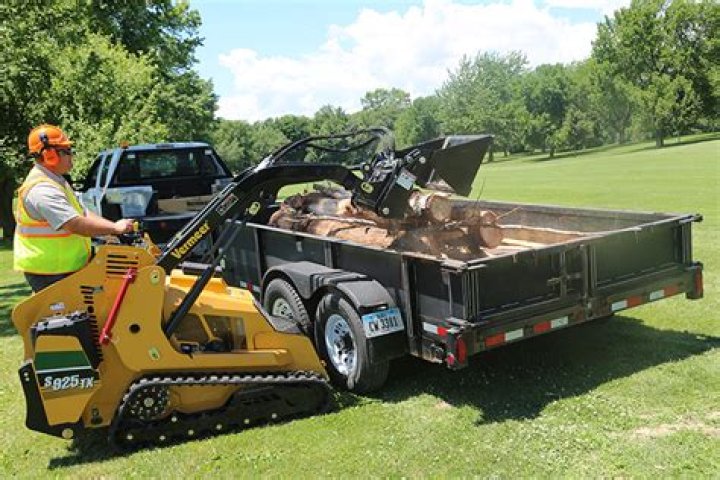 How deep can a stump grinder go?