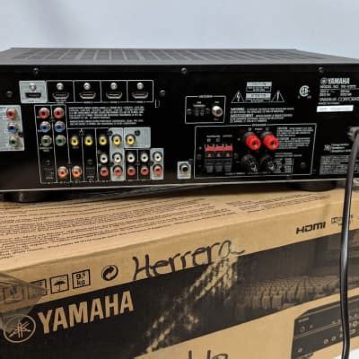 How do I connect my Yamaha RX v373?