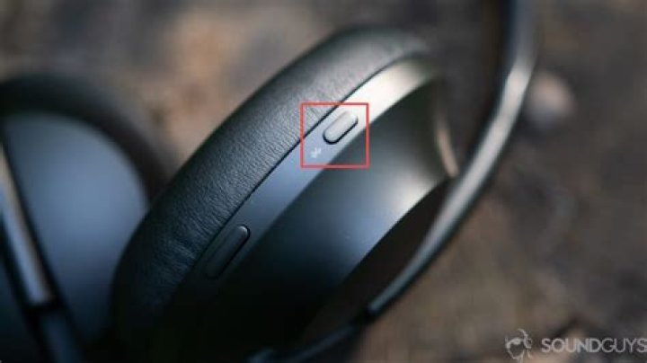 How do I get my Bose headphones into discovery mode?