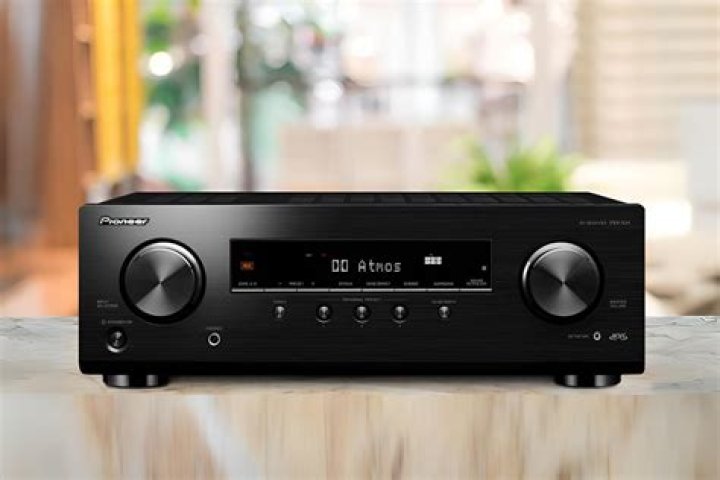 How do I reset my Pioneer AV receiver 823?