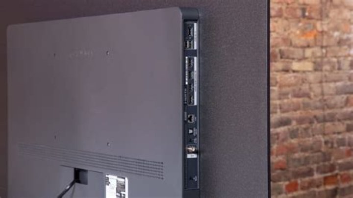 How do I sync my LG TV with picture and sound?
