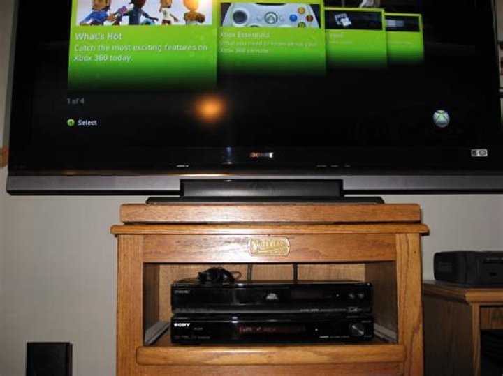 How do you hook up Xbox 360 to surround sound?
