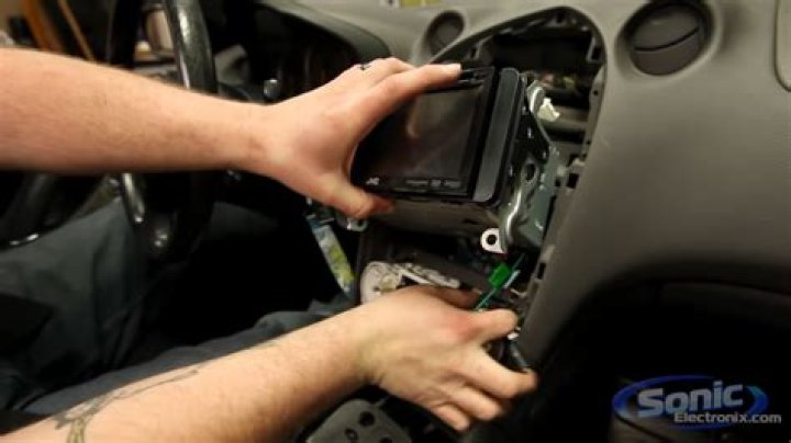 How do you install a new stereo in a Ford Explorer?