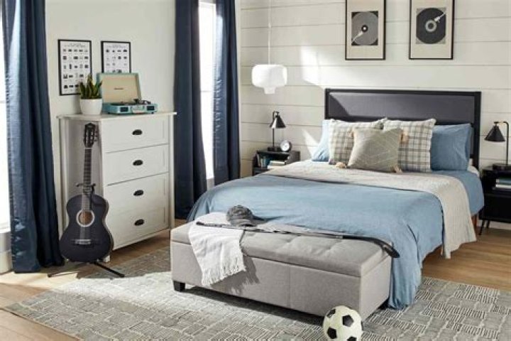 How do you make a boys bedroom?