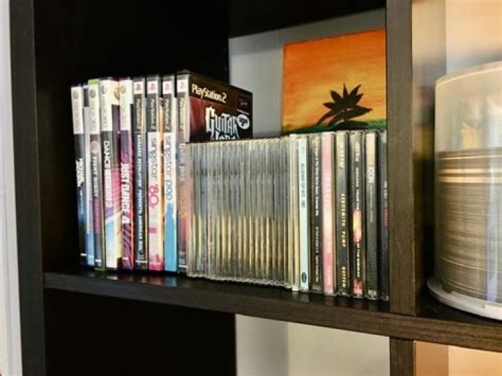 How do you stack CDs?