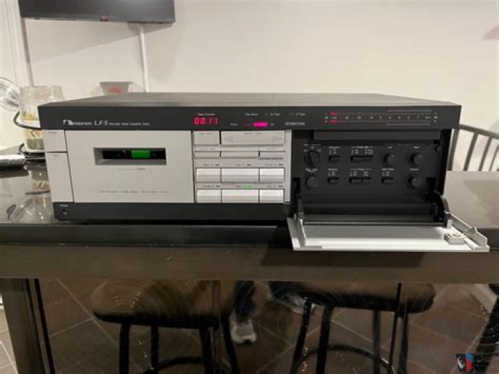 How does a Nakamichi lx-5 three head stereo cassette deck work?