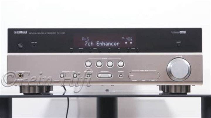 How does a Yamaha rx-v467 connect to a TV?