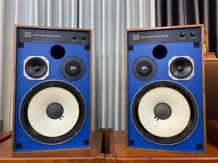 How does the JBL 4312 floorstanding speaker sound?