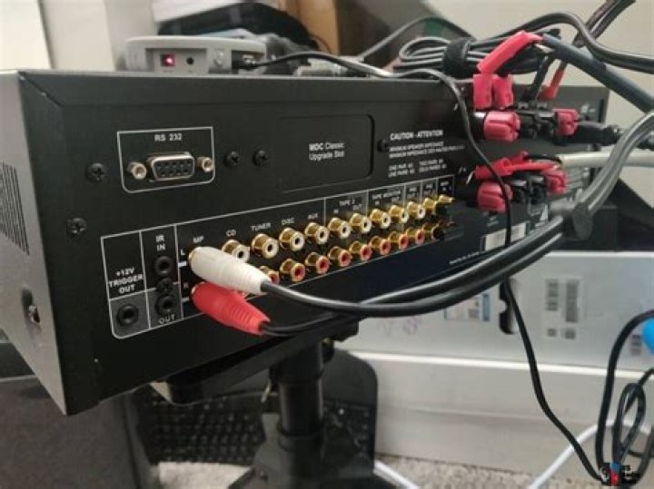 How does the NAD C 356bee stereo amplifier work?