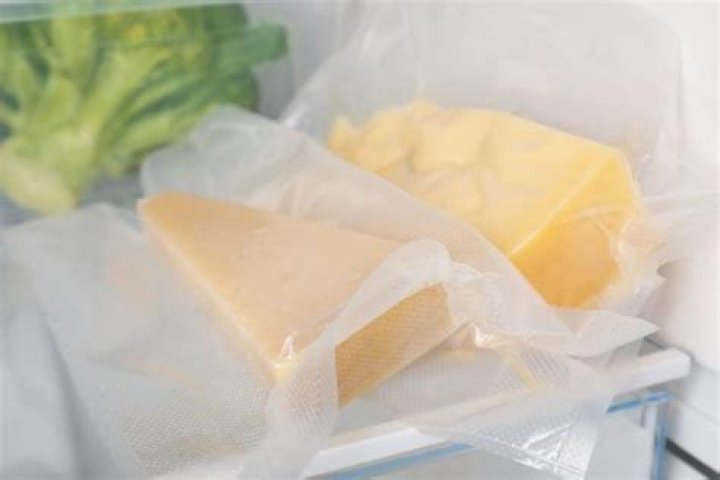 How long does sliced deli cheese last in the refrigerator?