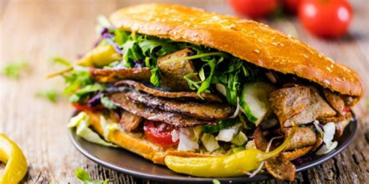 How many calories are in kebab shop chips?