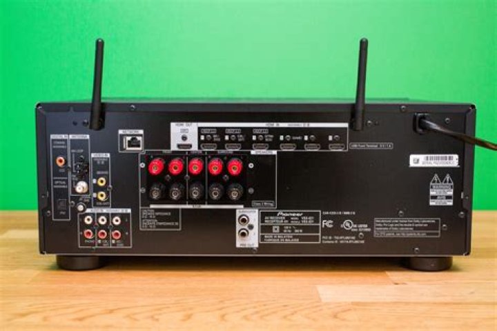 How many HDMI inputs does the pioneer vsx-831 have?