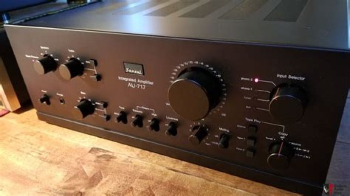 How many watts does Sansui AU 717 integrated amplifier have?