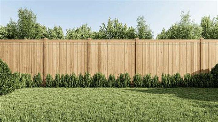 How much does it cost to install a wood fence?