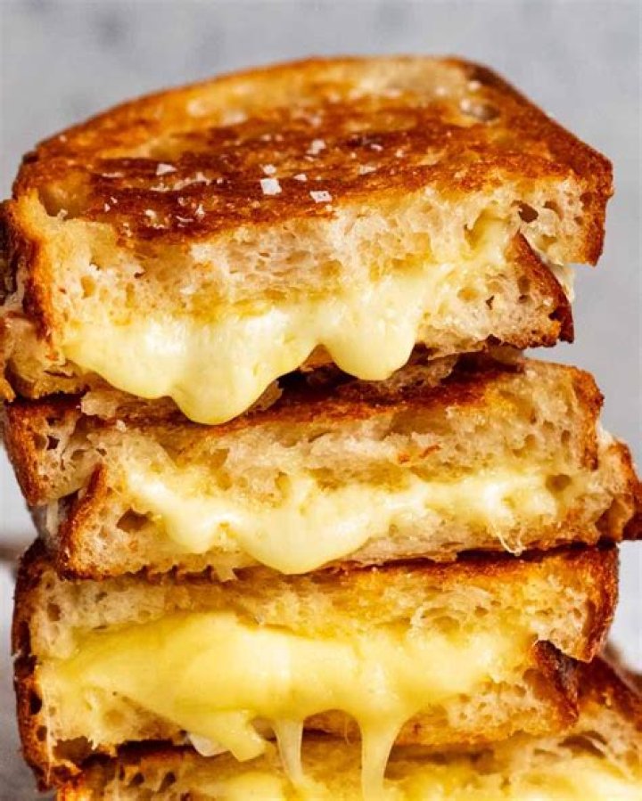 How much fiber is in a grilled cheese sandwich?