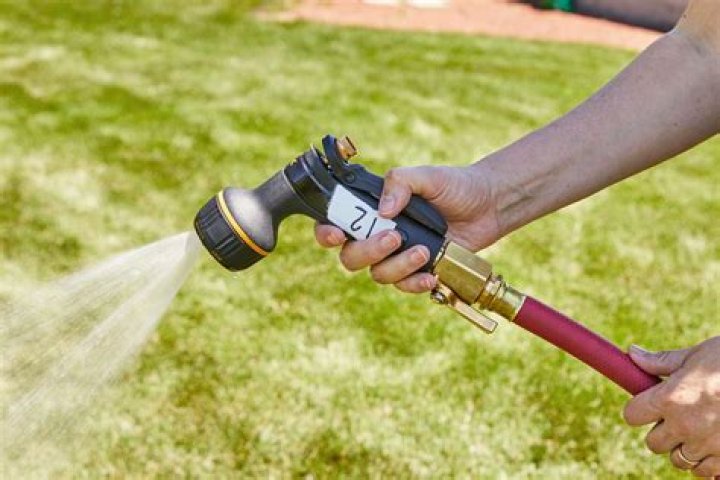 How much pressure can a garden hose handle?