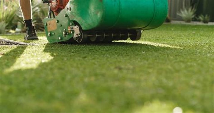 How much should you charge for lawn mowing services?
