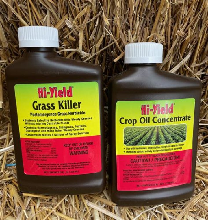 How much vinegar does it take to kill grass?