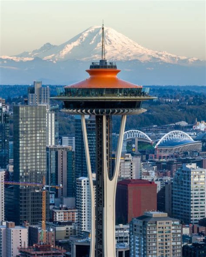How tall and wide is the Space Needle?