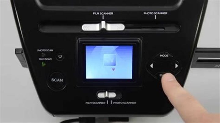 How to adjust the resolution on ION Audio PICS 2 SD?