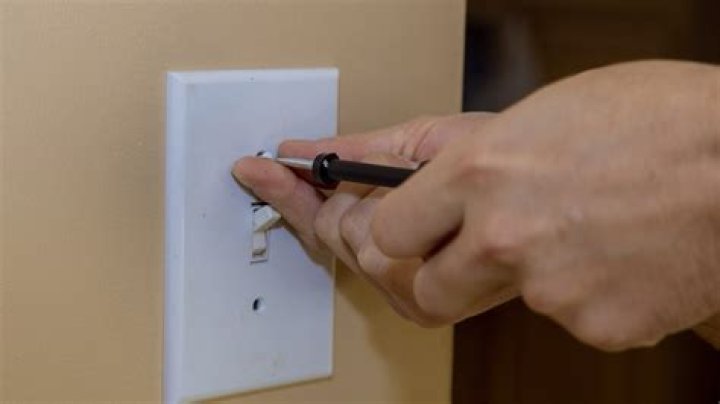 How to remove and replace the internal mode switch?