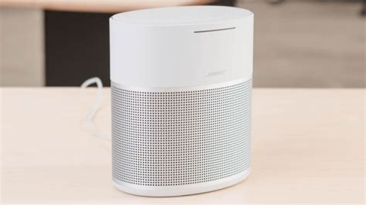 Is Bose speaker 300 wireless?