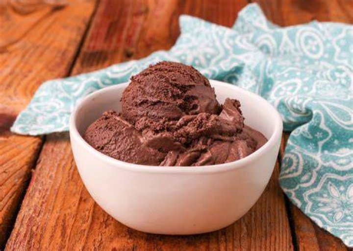 Is chocolate ice cream a homogeneous mixture?
