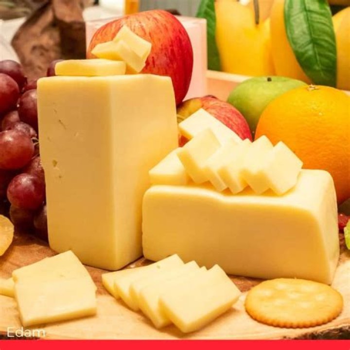 Is Edam similar to mozzarella?