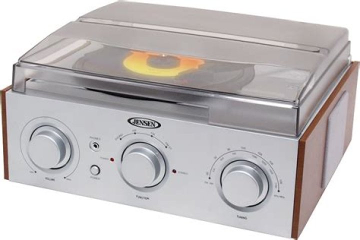 Is the Jensen jta-220 a stereo turntable?