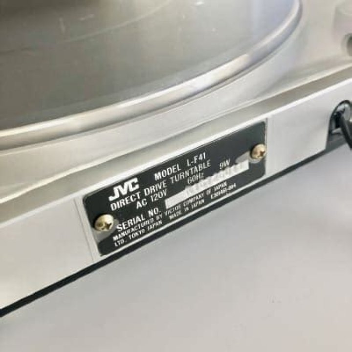 Is the JVC l-f41 fully automatic direct drive?