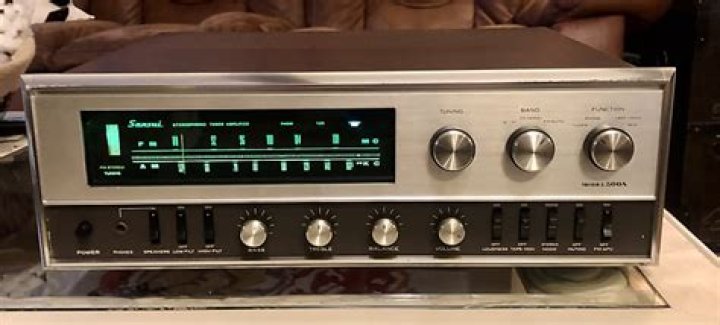 Is the Sansui 500A stereophonic tuner amplifier solid state?