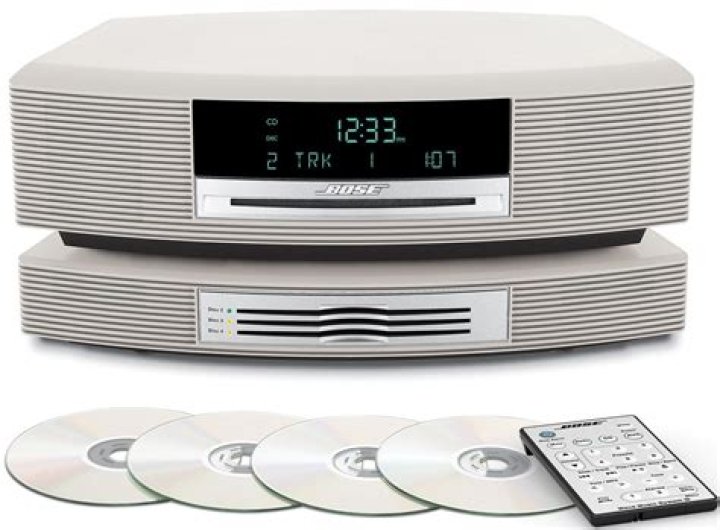 Is there a Bose Wave radio CD player?