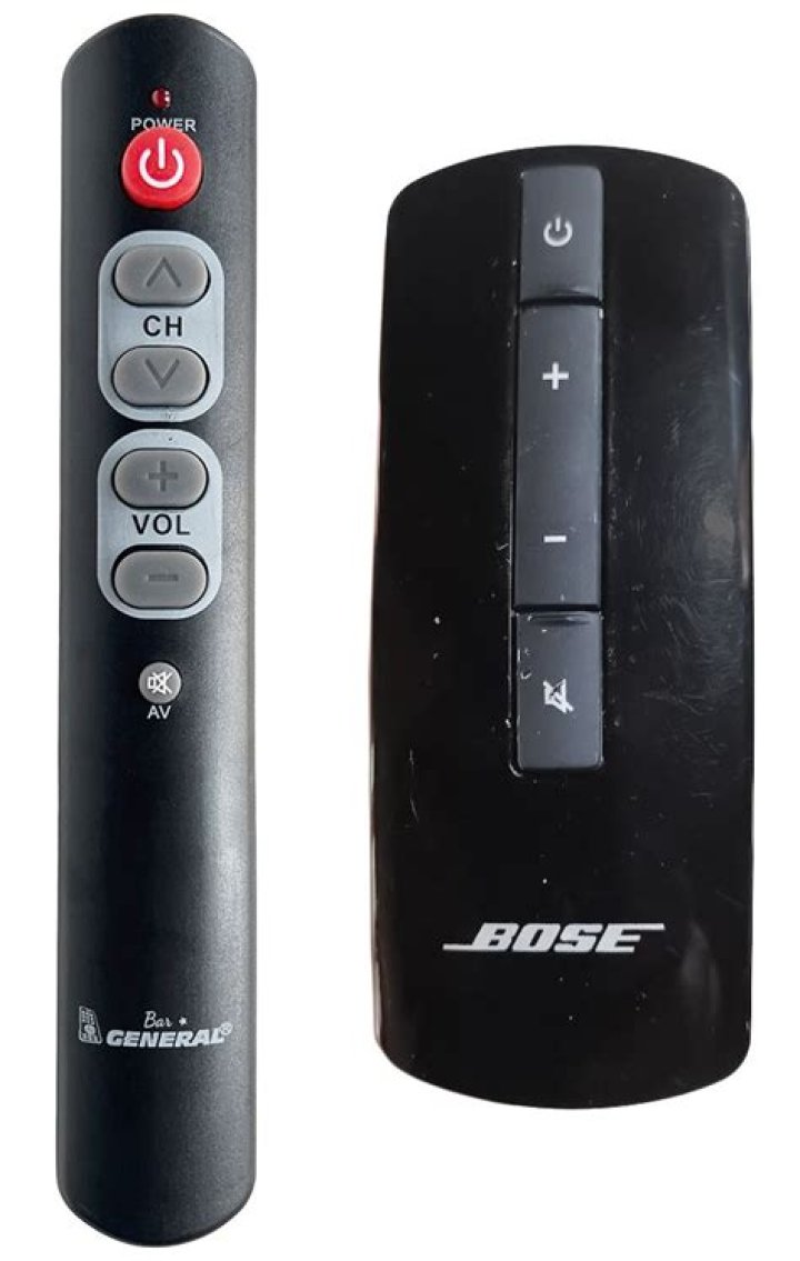 Is there a remote control for the CineMate Series 2?