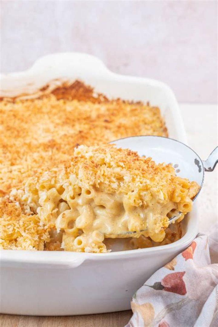 Should you eat mac and cheese with a fork or a spoon?