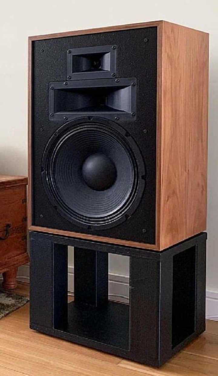 What amp do I need for Klipsch Heresy?